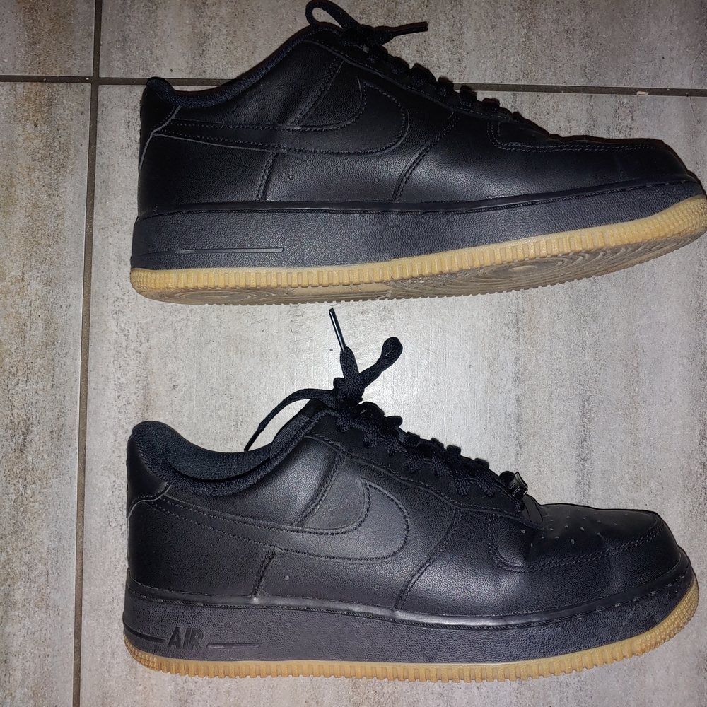 Nike Men's Black Sneakers